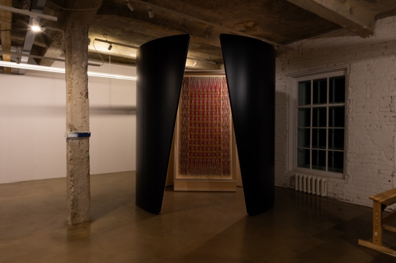 Производство MAKE VIBE изготовило конструкцию для показа канаватной фаты XIX века