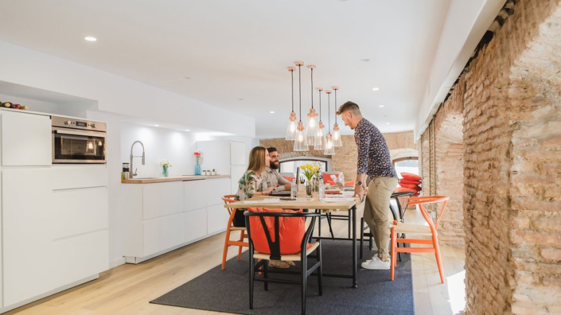 Что скрывают монтажники натяжных потолков: 5 фактов, которые важно знать перед установкой