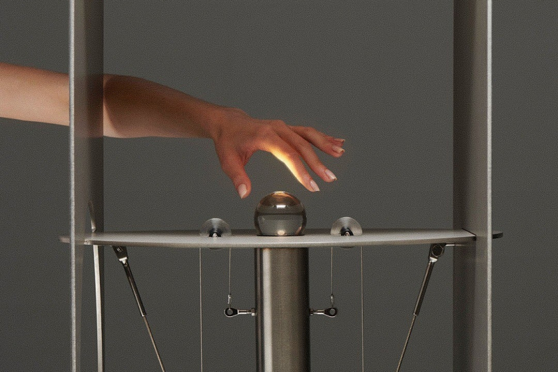 Дизайнер Хорди Лопес Агило создал кинетическую лампу