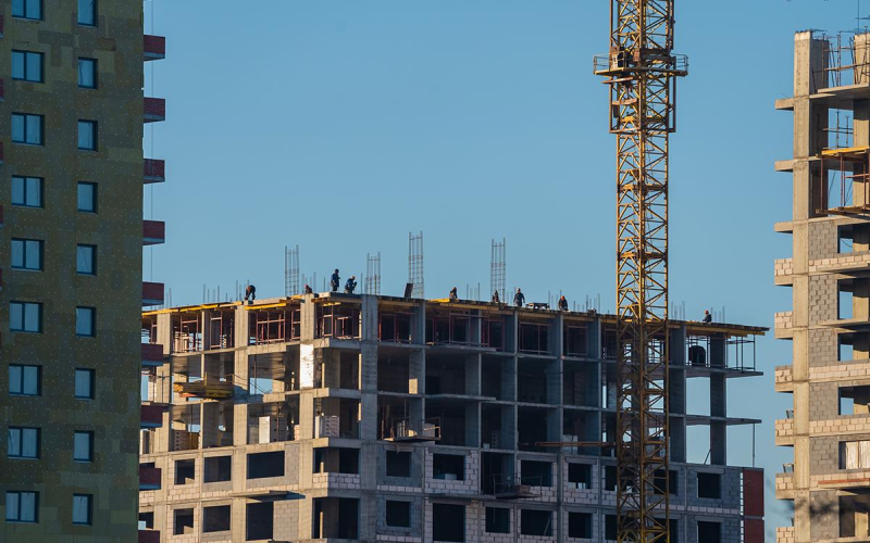 До 75% новостроек сдавались с задержкой в 2025 году