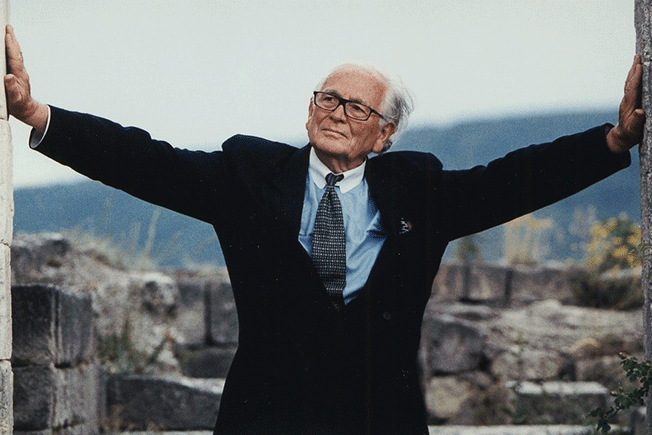 Как жил Пьер Карден: 3 дворца известного кутюрье