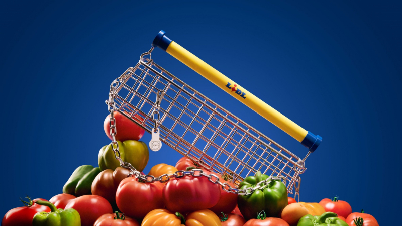 Ник Бентель показал «сумку» для продуктовой тележки