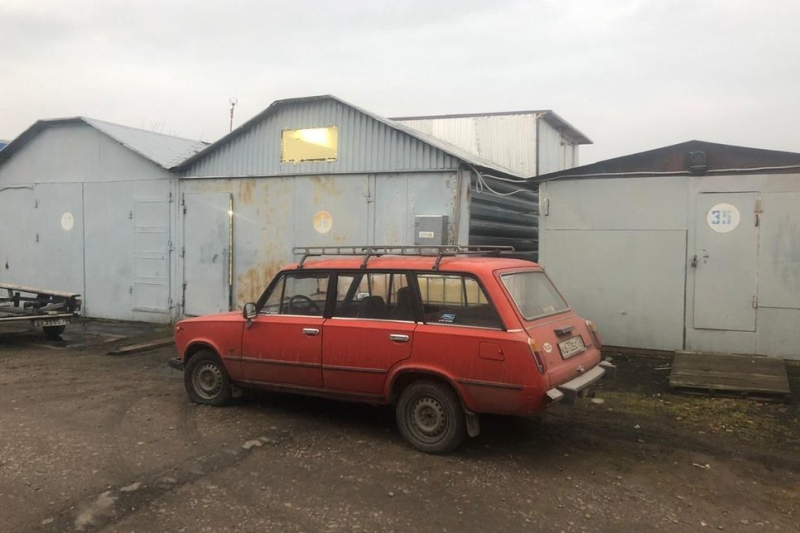 Переоборудовал гараж в квартиру, теперь ночую там и работаю