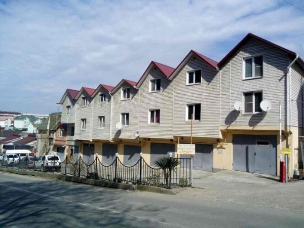 Почему в Сочи строят дома на гаражах и насколько это законно?