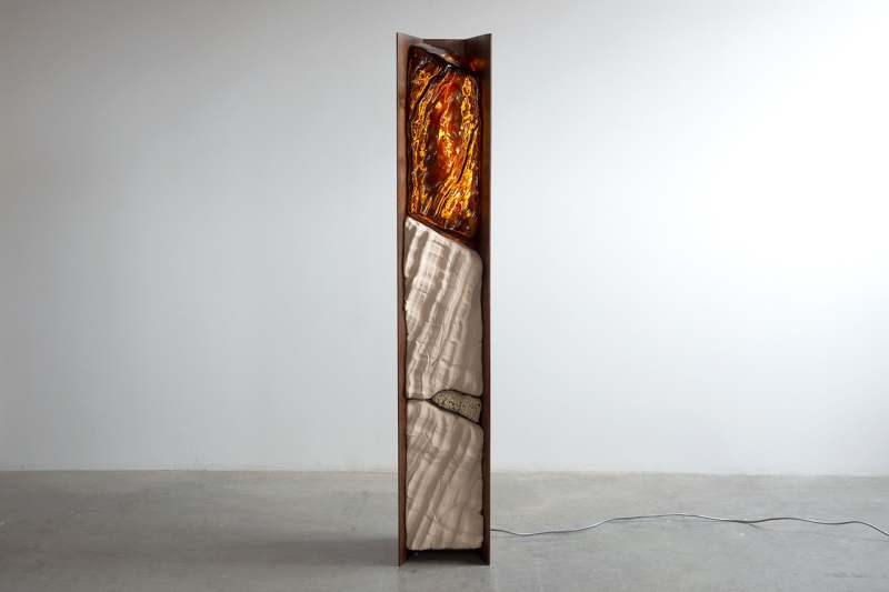 Саймон Джонс представил новые объекты из керамики