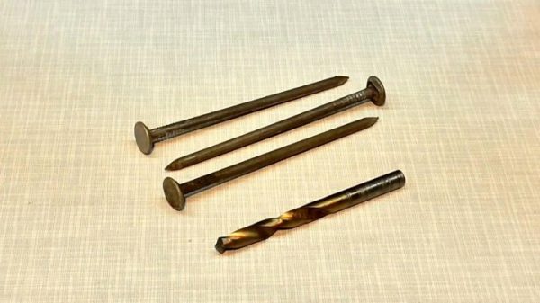 Сделал сверло из гвоздя – легко сверлит 5-миллиметровую сталь