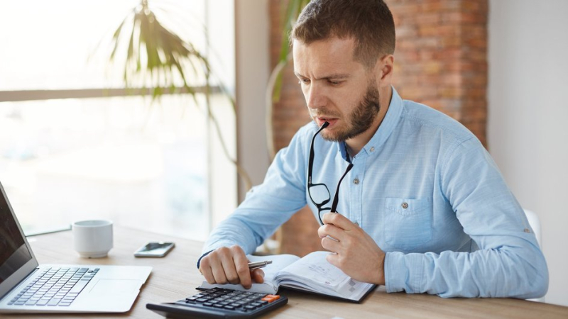 Сколько нужно зарабатывать, чтобы взять ипотеку для покупки квартиры в мегаполисе в 2026 году