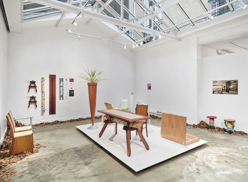 В парижской галерее Ketabi Bourdet показывают объекты Филиппа Старка