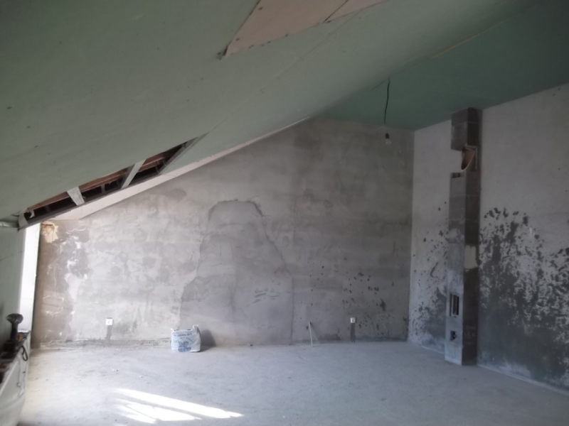 Второй этаж в однокомнатной квартире или спальня на антресоли: особенности сопутствующих работ