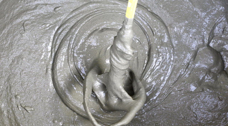 Жидкое стекло для бетона: особенности применения и способы использования