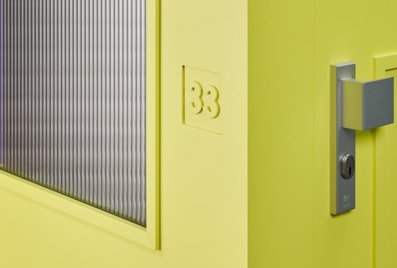 Дуэт Paul&Albert сделал шкаф из входных дверей