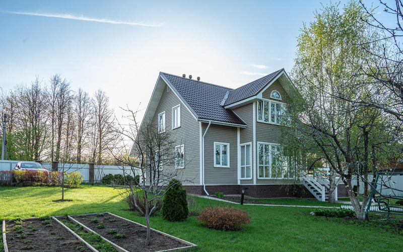 Как обновить загородный дом перед дачным сезоном без серьезных затрат