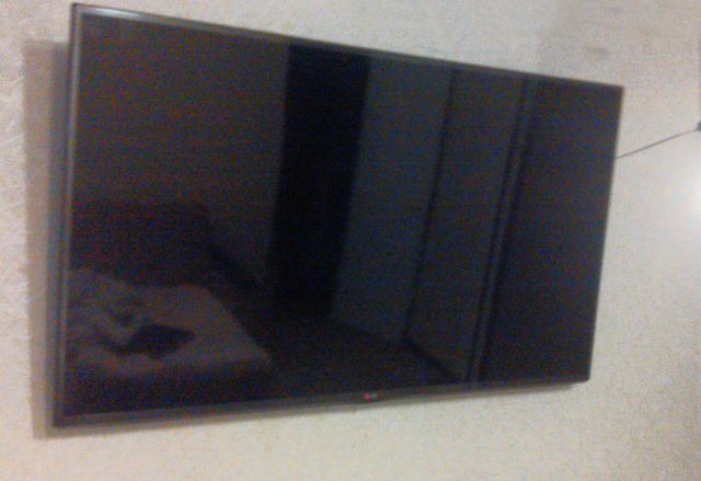 Как повесить телевизор на стену своими руками: подробная инструкция + рейтинг 7 лучших моделей кронштейнов