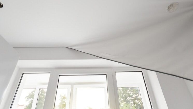 Как снять натяжной потолок: подробная инструкция для разных типов крепления