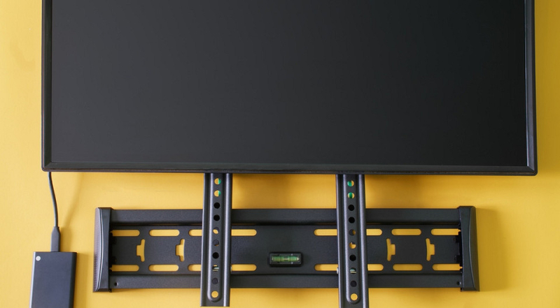 Как выбрать кронштейн для телевизора и монитора: виды и советы