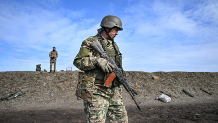 Пять населённых пунктов, массированный и шесть групповых ударов: Минобороны рассказало об успехах ВС РФ за неделю