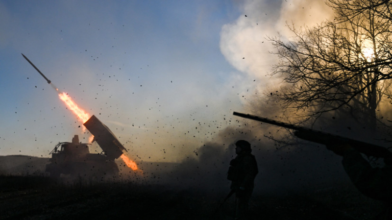 Поражены объекты ВПК, энергетики и военные аэродромы: ВС РФ нанесли массированный удар по целям на Украине