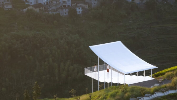 Studio RE+N построила смотровую площадку с видом на чайную долину