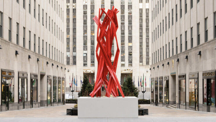 У Рокфеллер-центра появился объект художницы Беттины Пустчи