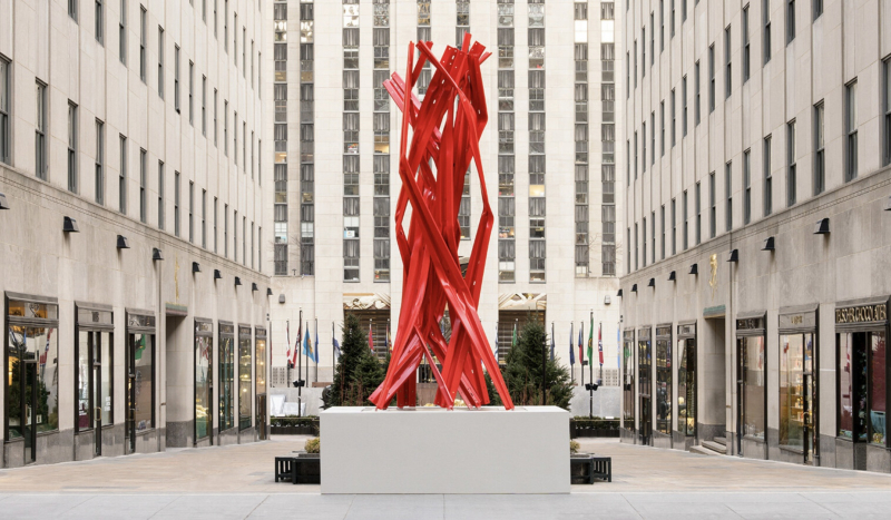 У Рокфеллер-центра появился объект художницы Беттины Пустчи