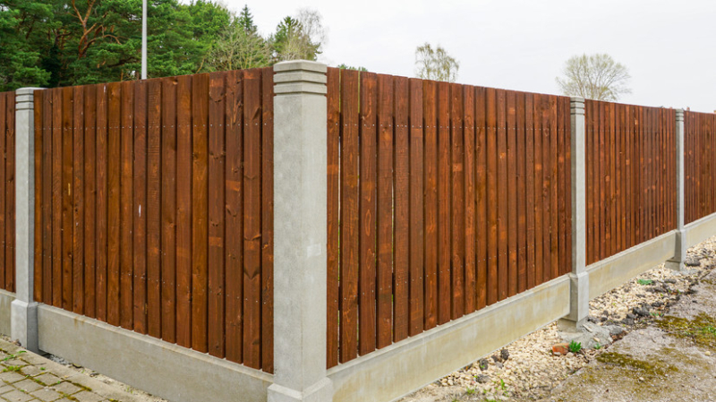 В Госдуме объяснили, имеют ли право дачники установить глухой забор в 2026 году
