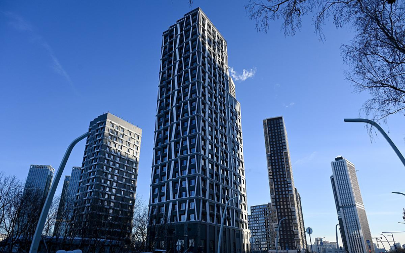 За год спрос на новостройки Москвы и Подмосковья упал почти в 2 раза