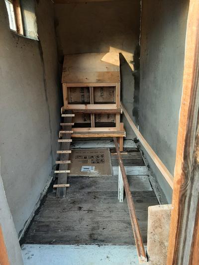 Построил курятник на 10 кур. Фото