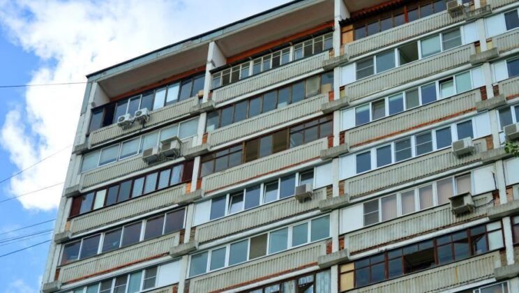 С апреля изменятся требования к остеклению балконов и лоджий